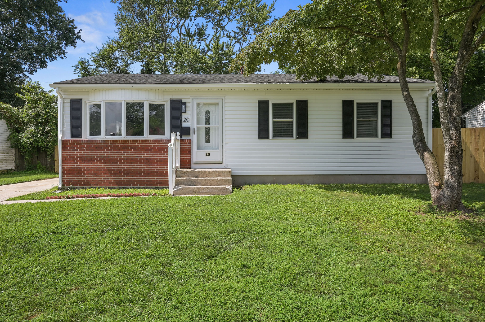 20 Hickory Ln